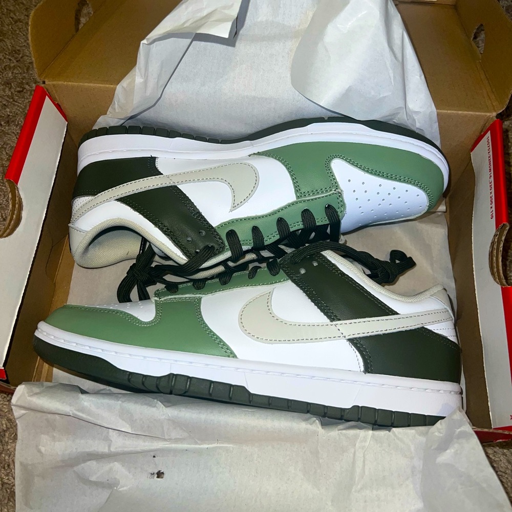 Nike dunk low ‘oil green’